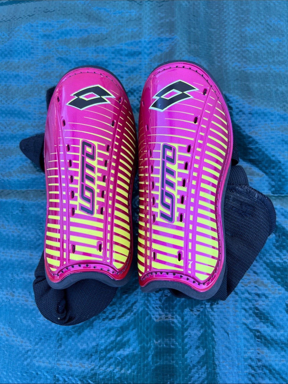 Lotto Kids Pink & Neon Yellow Shin Guards